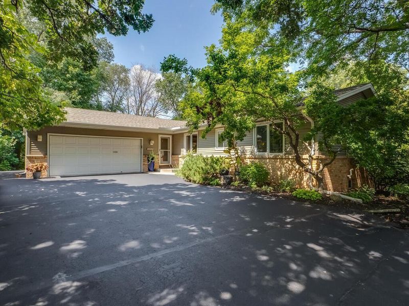 13128 Elm Cir, Burnsville, MN 55337