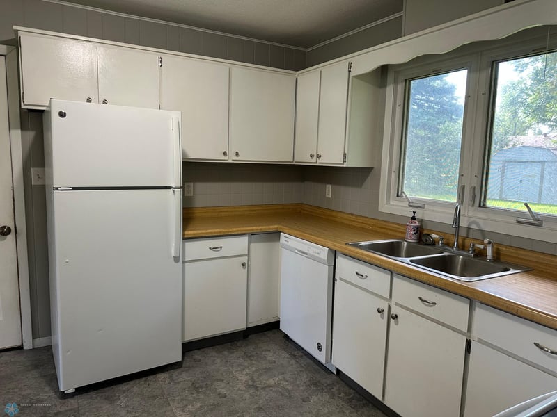 121 1st St S, Sabin, MN 56580