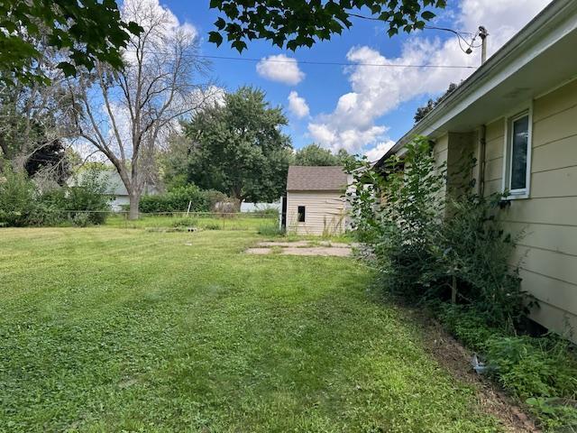 7013 Knox Ave N, Brooklyn Center, MN 55430