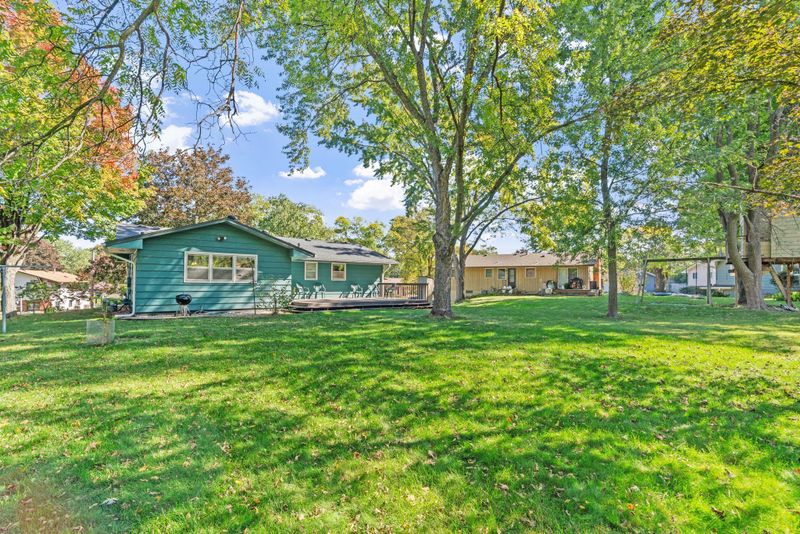 566 Fairfield Dr NW, New Brighton, MN 55112
