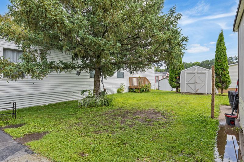 2460 E Elkhart E, Maplewood, MN 55119