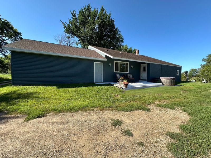 26896 270th St, Worthington, MN 56187