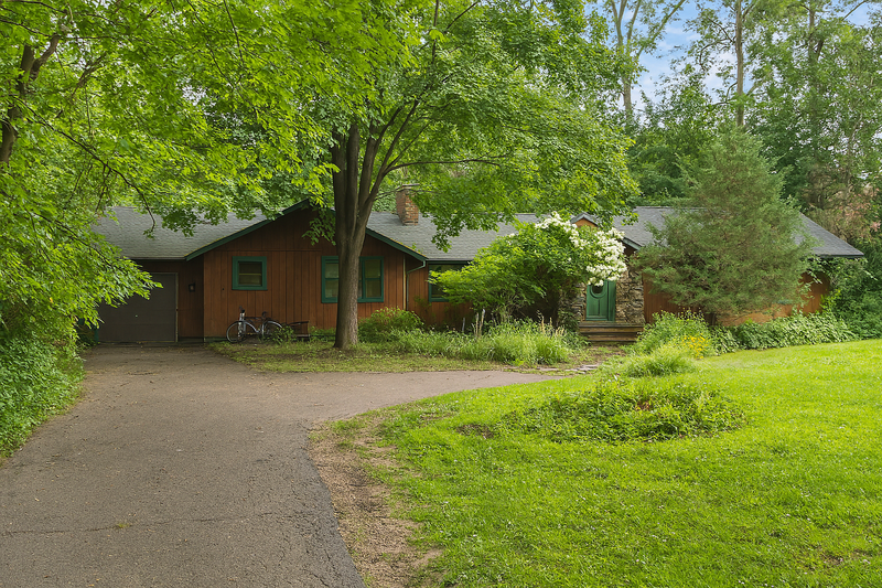 8912 W River Rd, Brooklyn Park, MN 55444