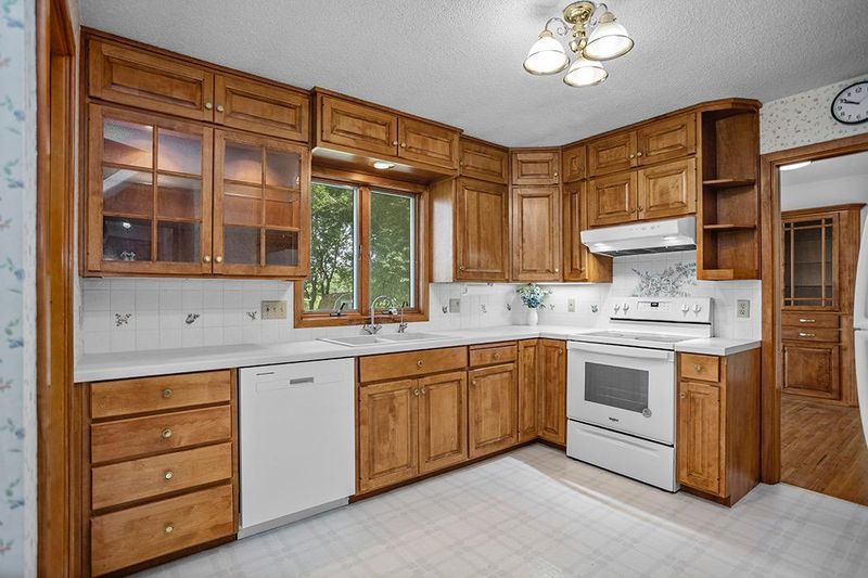644 S Nicollet St, Blue Earth, MN 56013