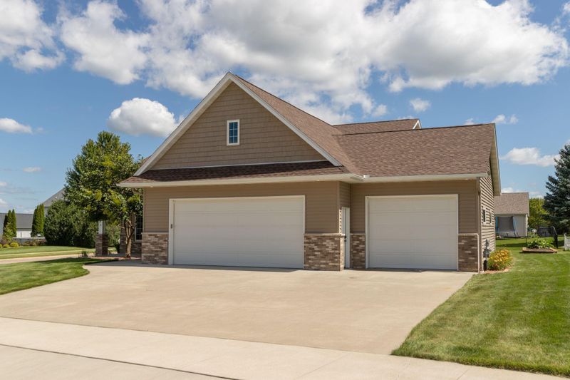 810 9th Ave NW, Byron, MN 55920