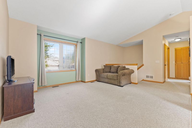 716 Park Brook Rd NW, Isanti, MN 55040