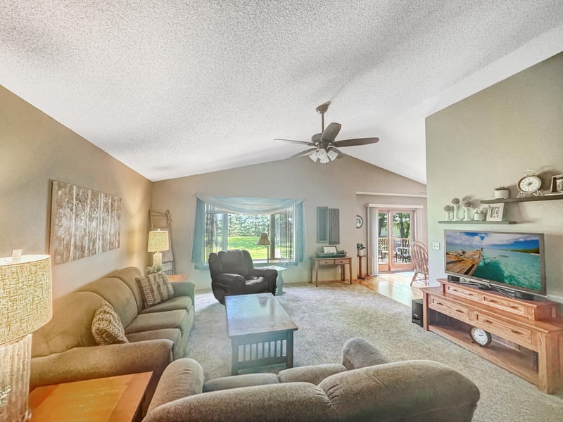 2207 N Tamarack Dr, Slayton, MN 56172