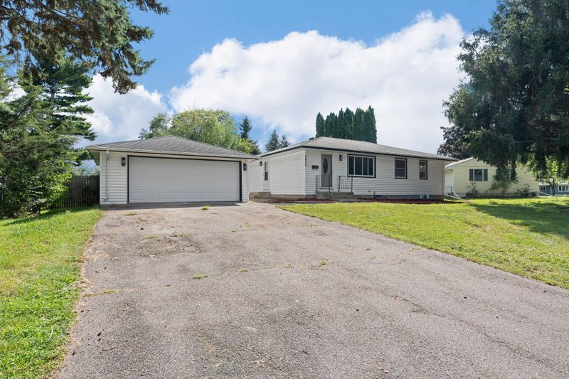 8409 67th Ave N, Brooklyn Park, MN 55428