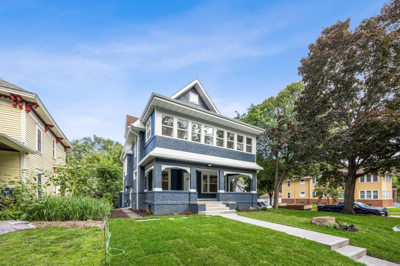 2200 Dupont Ave N, Minneapolis, MN 55411