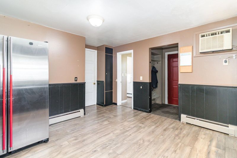 719 14th St E, Glencoe, MN 55336