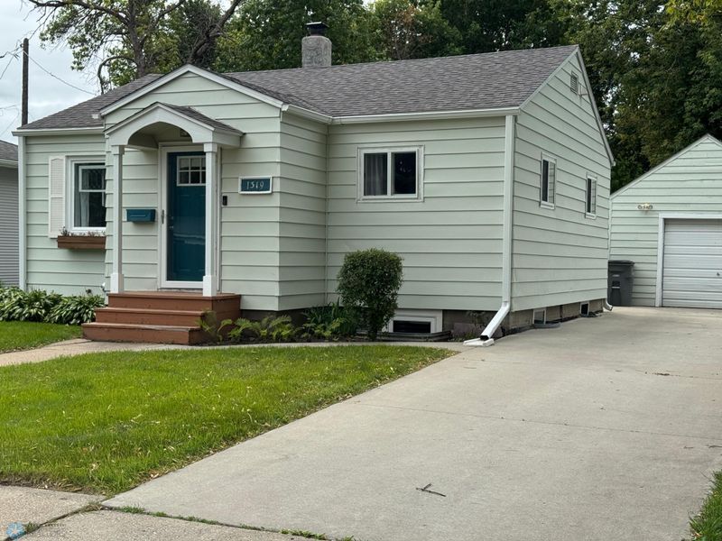 1319 4th Ave N, Moorhead, MN 56560
