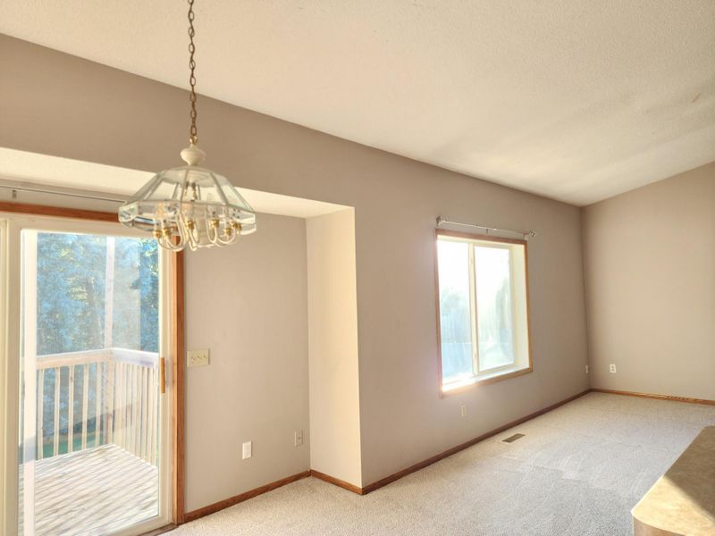 1880 Deer Hills Trl, Eagan, MN 55122
