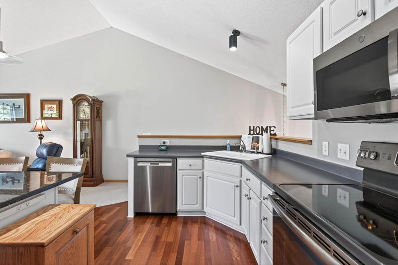 1152 Bergmann Dr, Stillwater, MN 55082