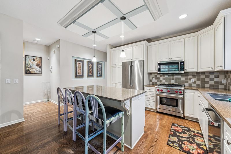 6468 Ivy Way, Edina, MN 55436