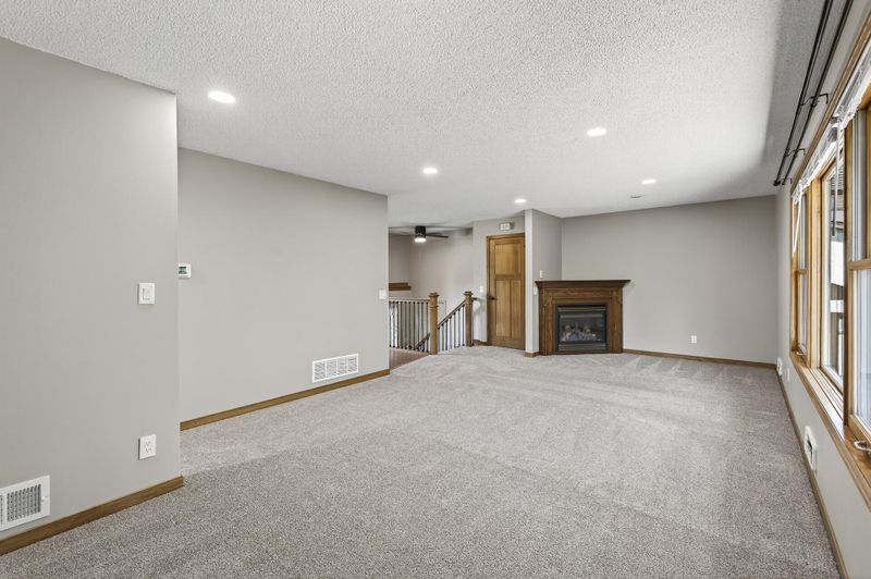 1224 8th Ln, Anoka, MN 55303