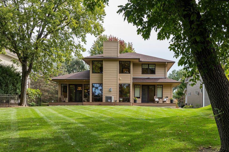 5636 Chowen Ave S, Edina, MN 55410