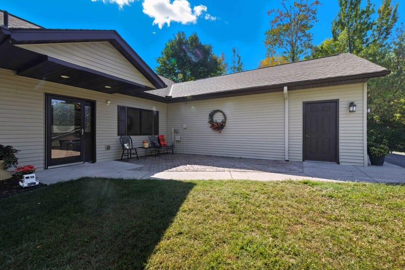 12 Deblock Dr, Crosby, MN 56441
