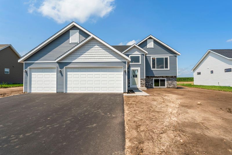 1170 Ivy Way, Faribault, MN 55021
