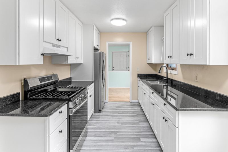 6225 Century Blvd, Brooklyn Park, MN 55429