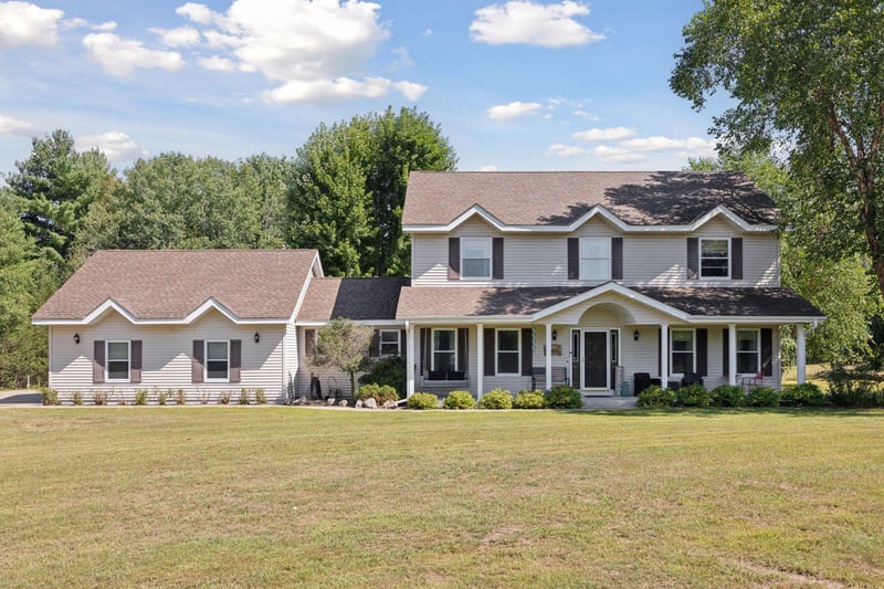 30653 Ivywood Trl, Stacy, MN 55079