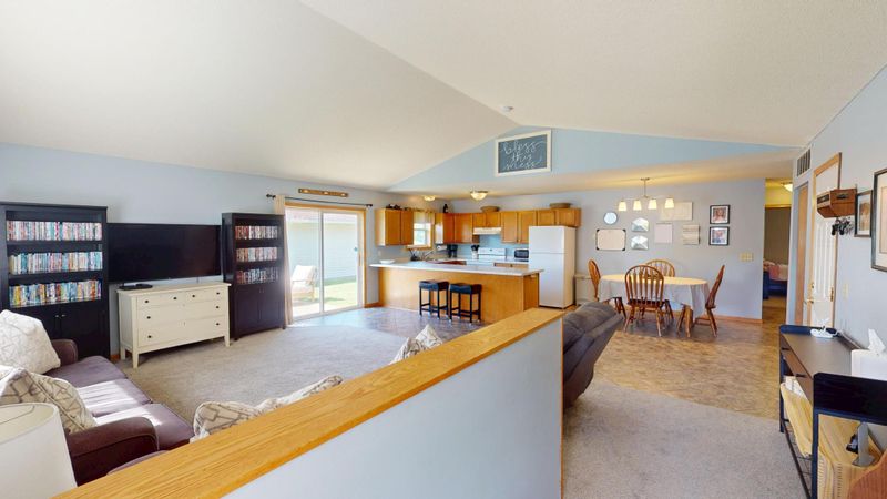 318 2nd Ave SE, Blooming Prairie, MN 55917