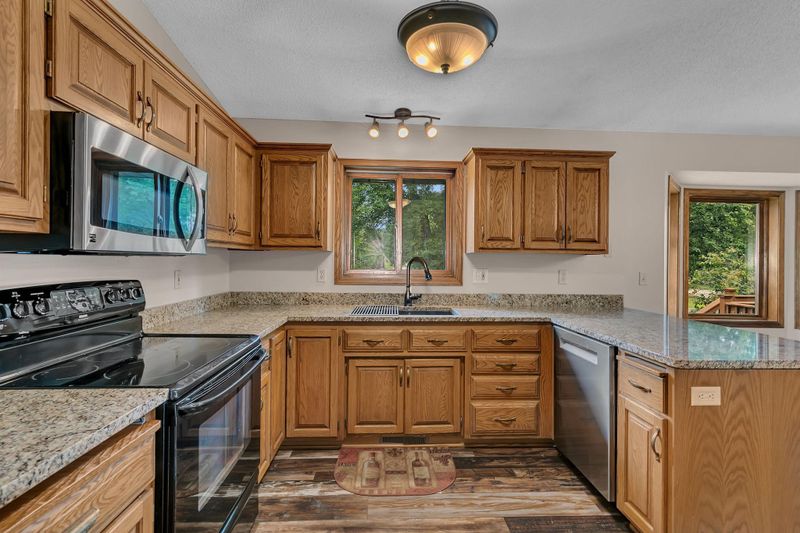1921 Circle Ct NW, Sauk Rapids, MN 56379