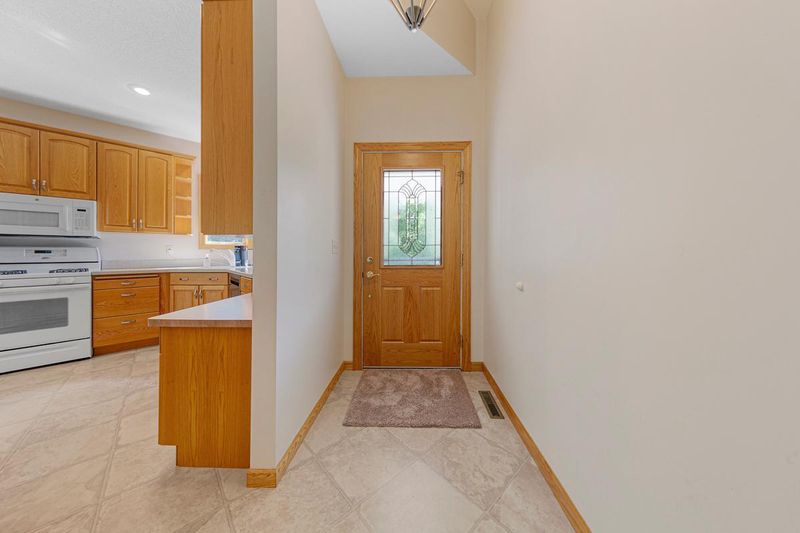 2065 Raspberry Ridge Pl NE, Owatonna, MN 55060