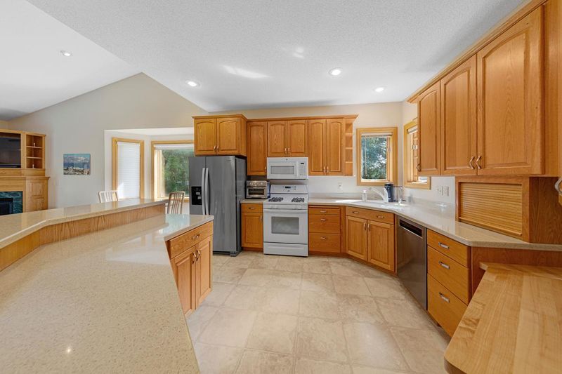 2065 Raspberry Ridge Pl NE, Owatonna, MN 55060