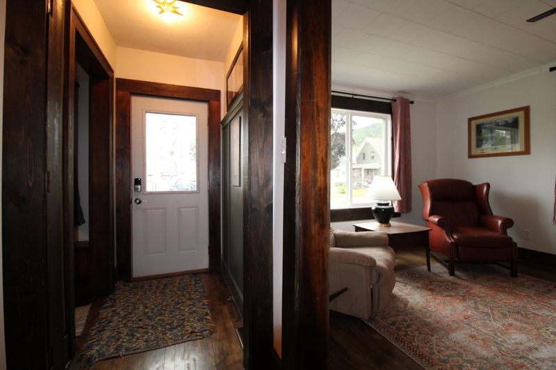 101 Michaels St, Cochrane, WI 54622