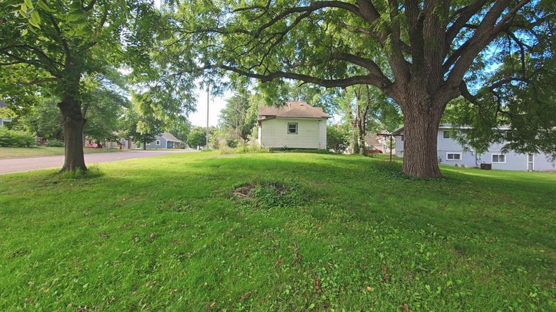 503 1st St SW, New Richland, MN 56072