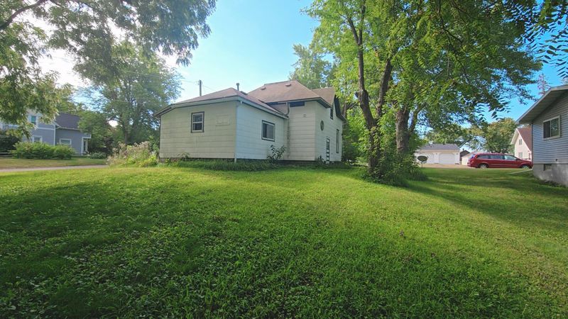 503 1st St SW, New Richland, MN 56072