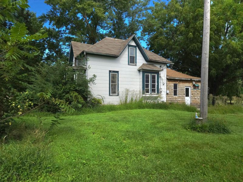 503 1st St SW, New Richland, MN 56072
