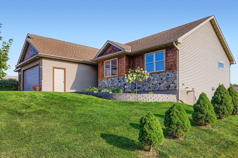 248 Smith Cir, River Falls, WI 54022