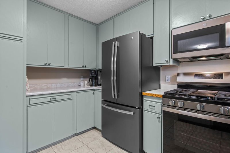 14386 Ebony Ln, Apple Valley, MN 55124