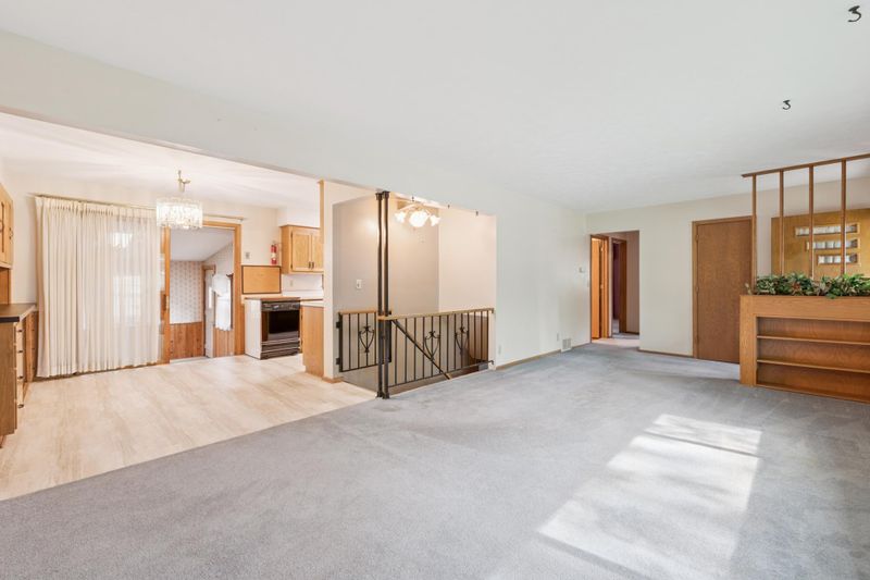 9010 61 1/2 Ave N, New Hope, MN 55428