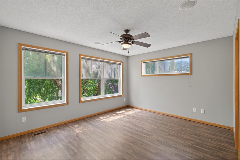 2907 86th Ln N, Brooklyn Park, MN 55443