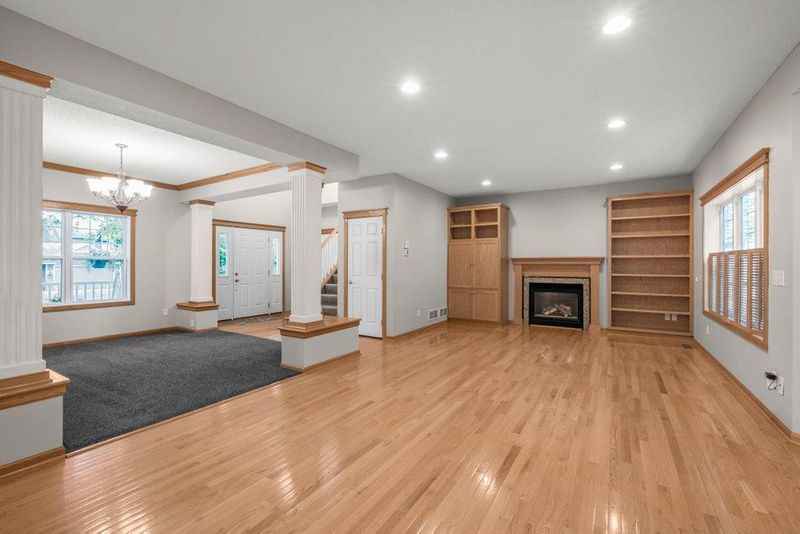 10426 Hidden Oaks Ln N, Champlin, MN 55316