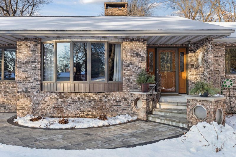 2320 Timber Trl E, Maplewood, MN 55119