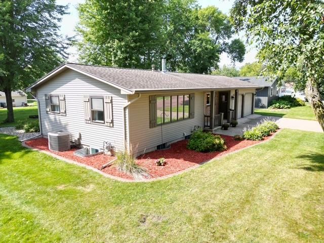 205 Viking Dr, Mankato, MN 56001