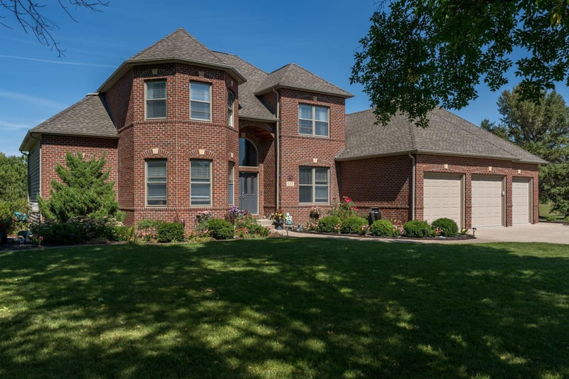 127 Red Oak Ct, Mankato, MN 56001