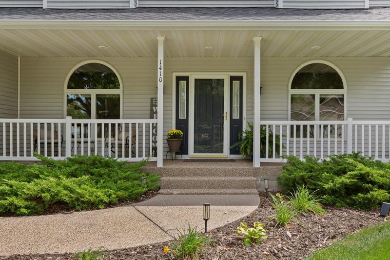 1410 Fairway Dr, Faribault, MN 55021