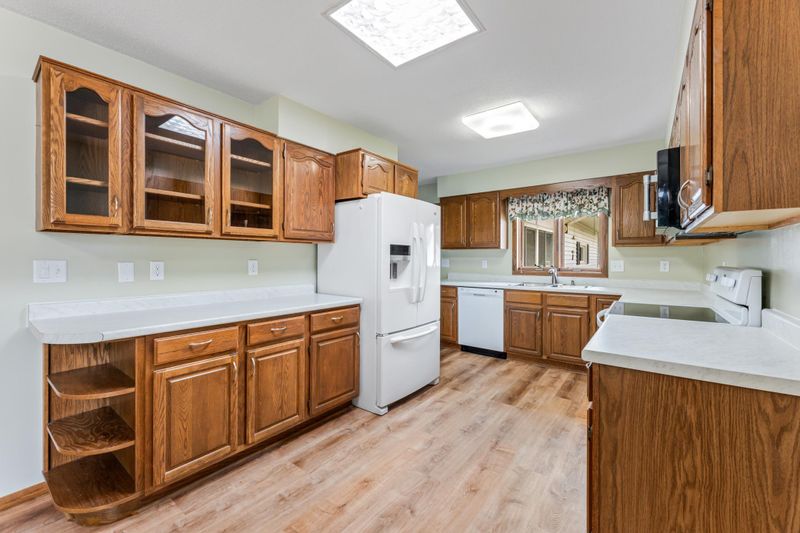 429 S 1st St, La Crescent, MN 55947