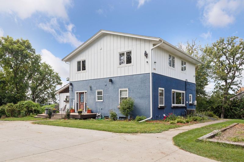 2070 Oakridge St, Saint Paul, MN 55119
