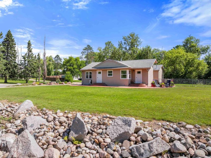 506 SW 11th Ave, Grand Rapids, MN 55744