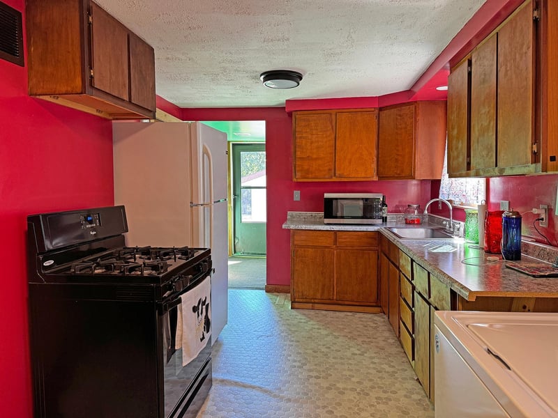 222 East Ave S, Dresser, WI 54009