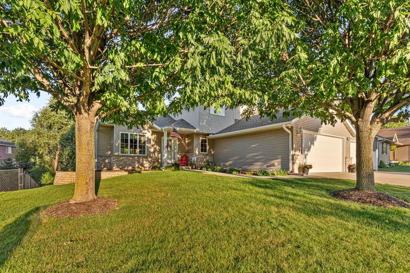 1205 Amber Ln, Faribault, MN 55021
