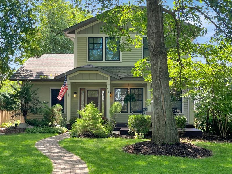 4217 W 44th St, Edina, MN 55424