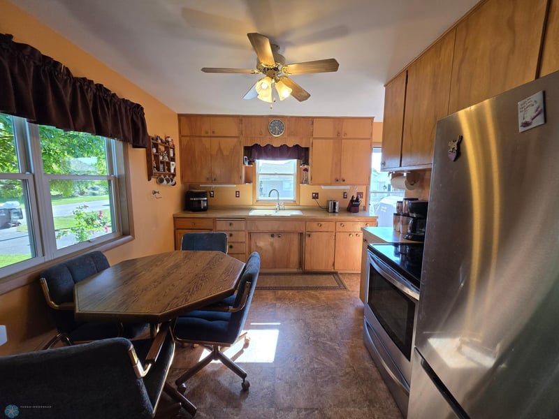 116 1st St N, Sabin, MN 56580