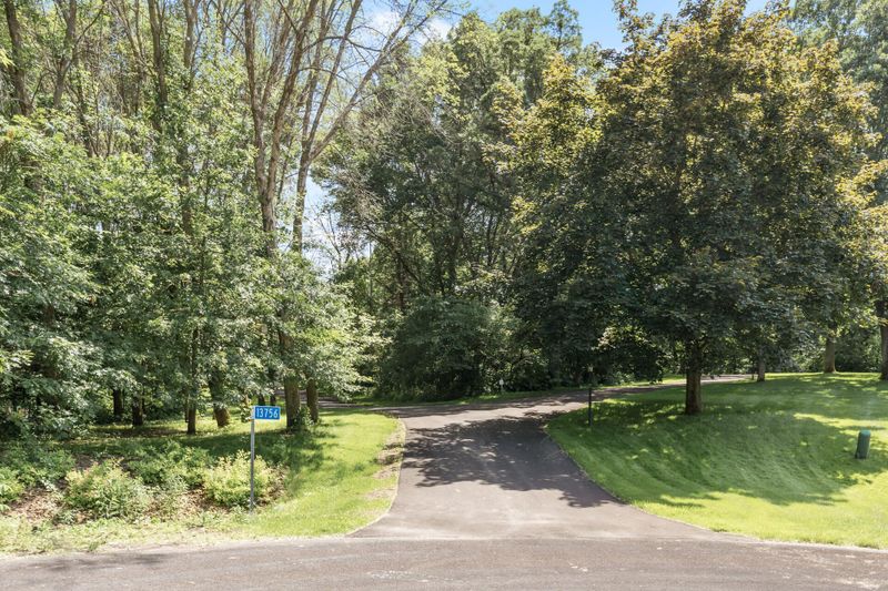 13756 Skyline Cir, Shakopee, MN 55379