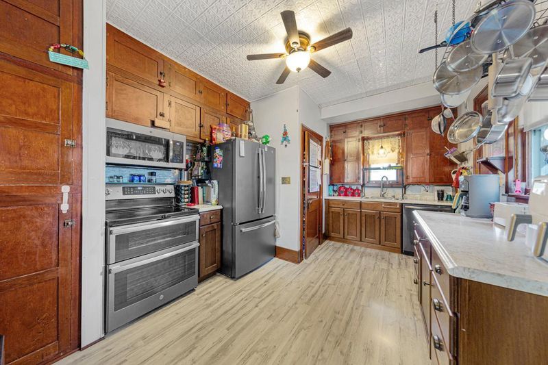 207 9th Ave SW, Faribault, MN 55021